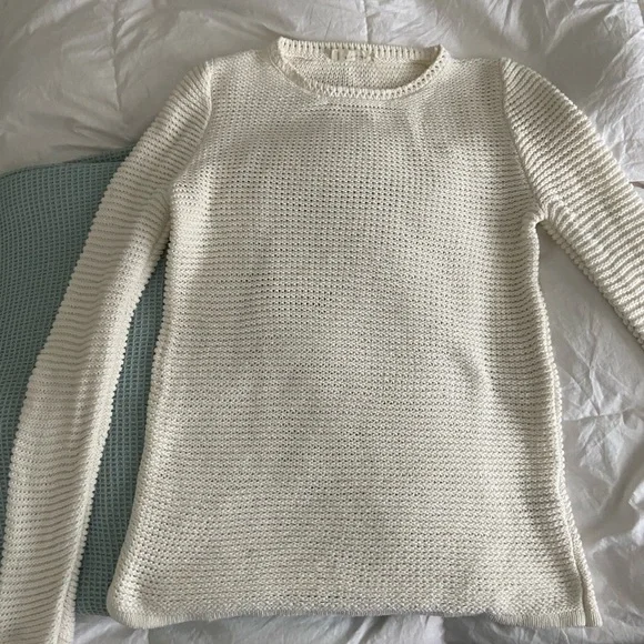 Everlane Cream Crew Neck Sweater - Picture 5 of 8